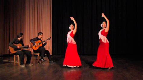  Entre Dos Aguas; Een Intens Emotioneel Flamenco A Capella Duet Met Diepe Zigeunermelodieën